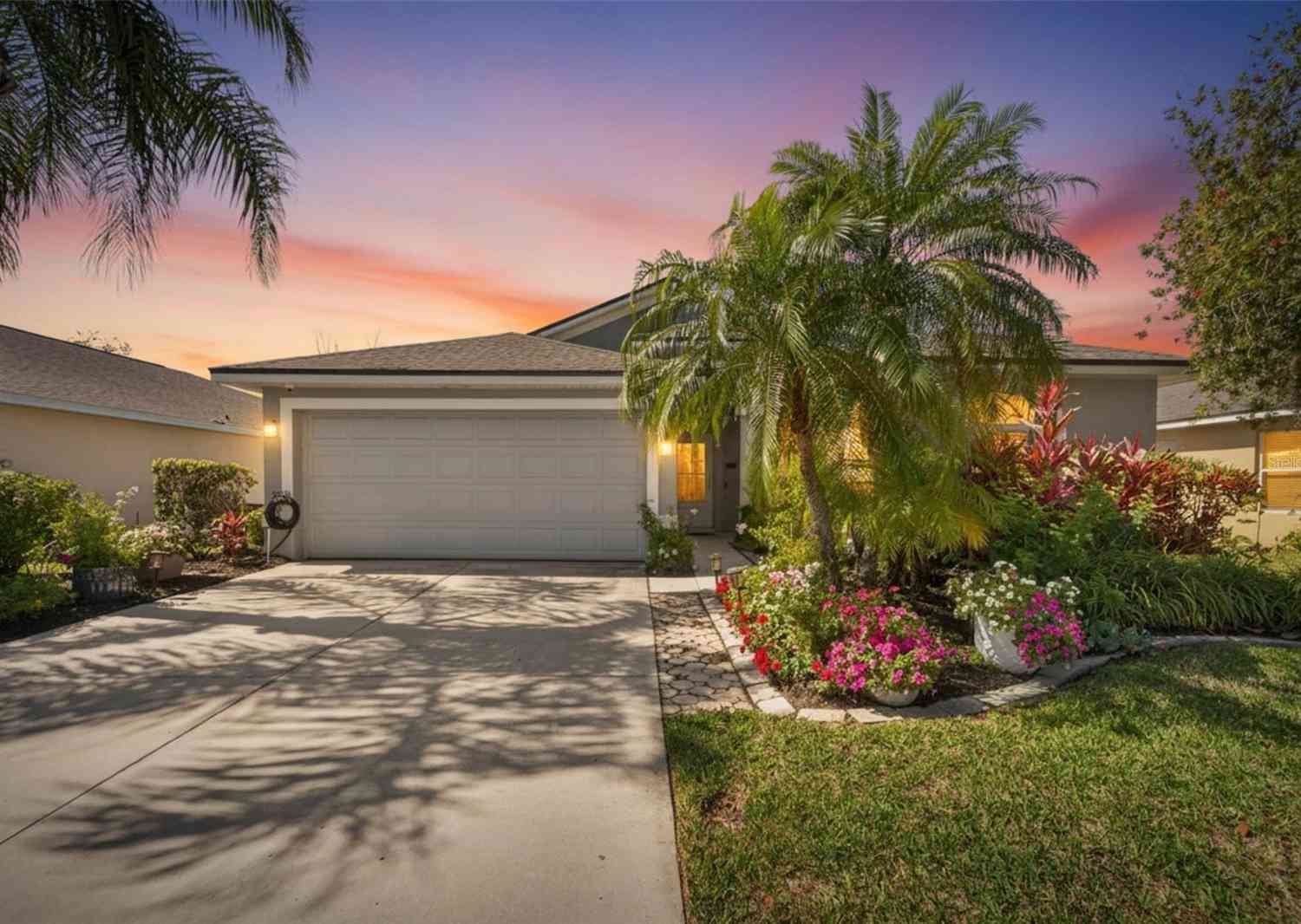Homes For Sale - 5209 Lansdowne Way<br/> PALMETTO, FL 34221