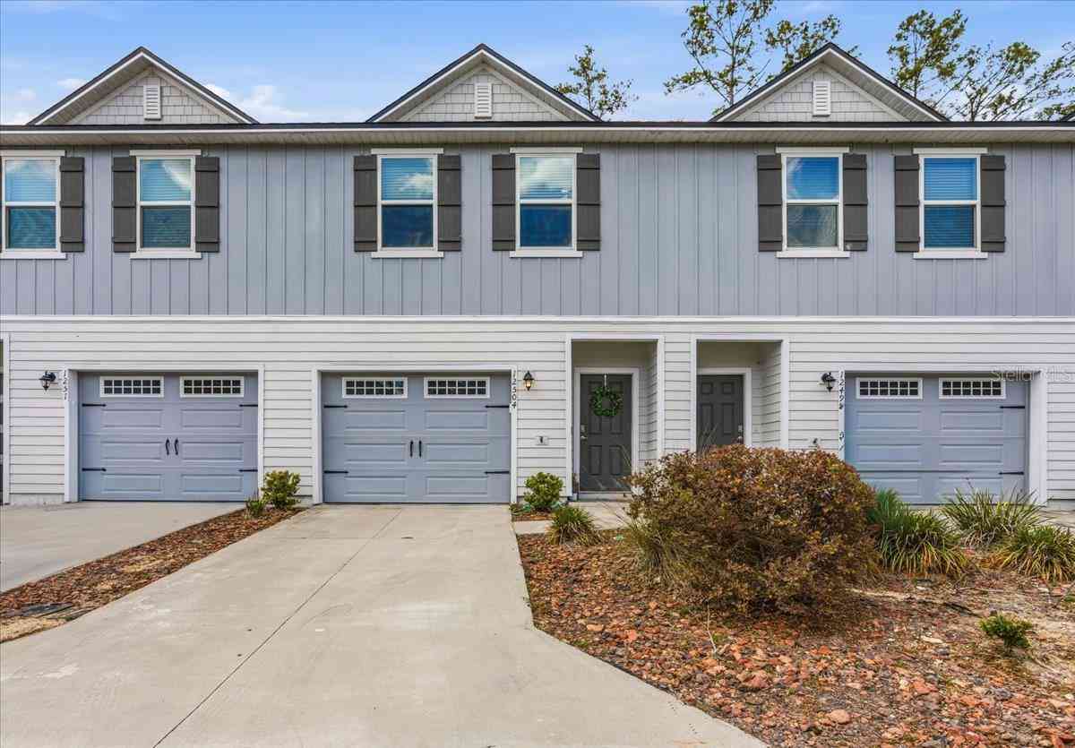Townhouse For Sale - 12504 NW 7th Place<br/> NEWBERRY, FL 32669