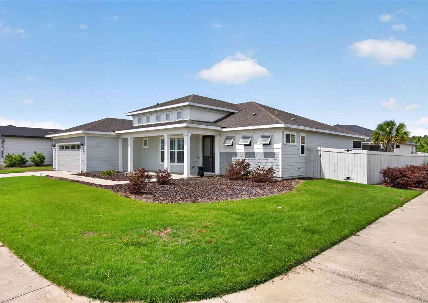 Homes For Sale - 428 SW 144th Drive<br/> NEWBERRY, FL 32669