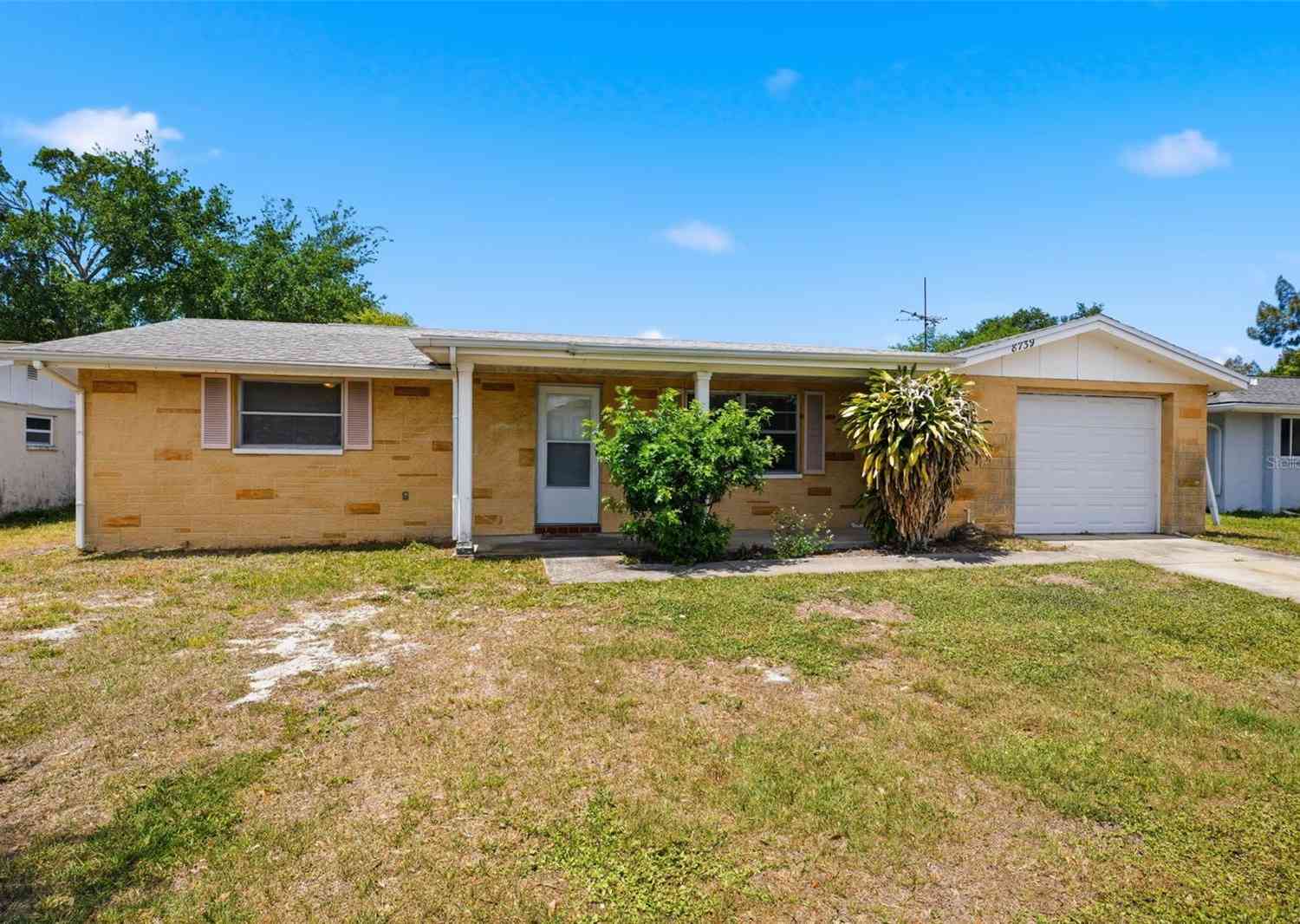Homes For Sale - 8739 Lido Lane<br/> PORT RICHEY, FL 34668