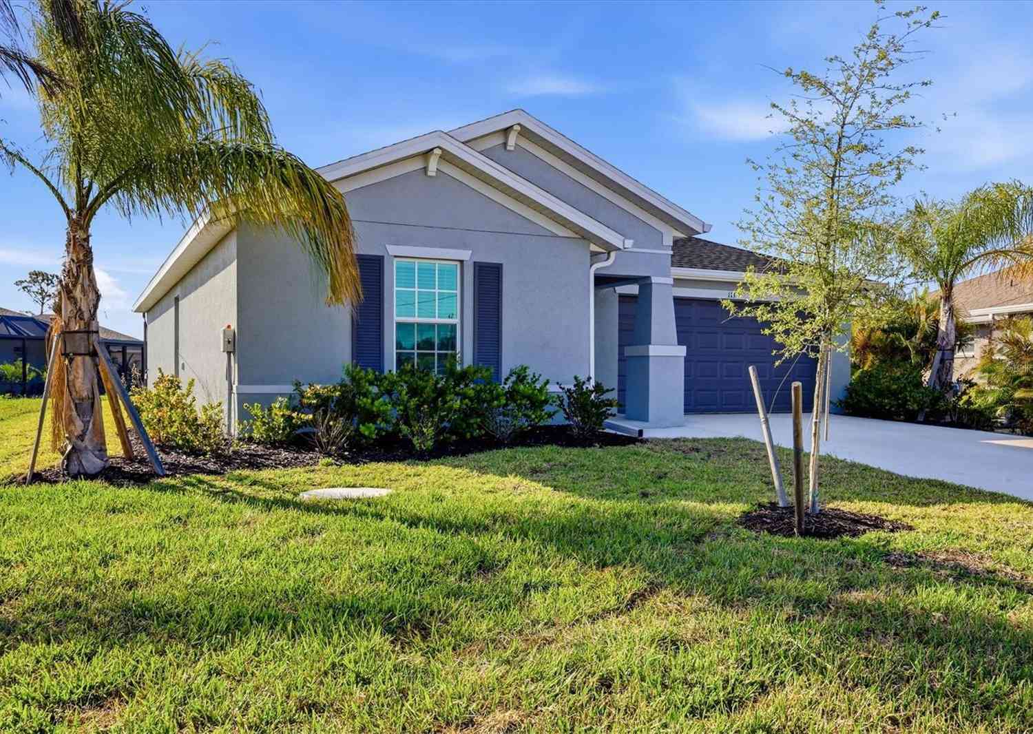 Homes For Sale - 113 Lilyan Court<br/> Rotonda, FL 33947