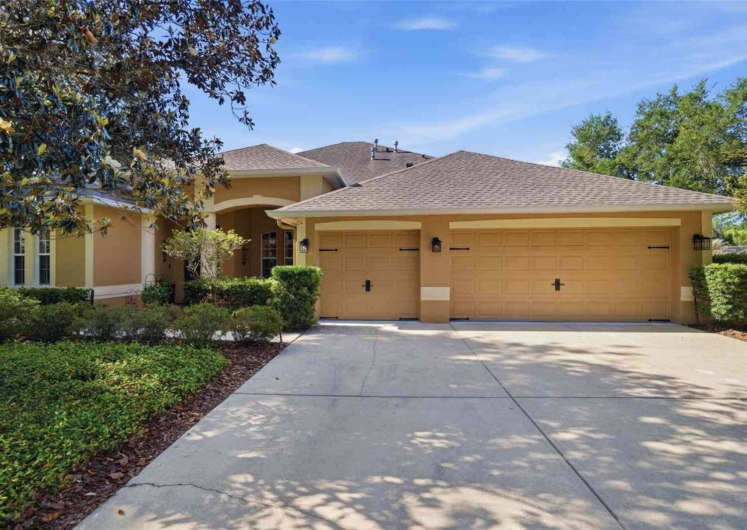Homes For Sale - 805 Hickory Fork Drive<br/> Hillsborough County County, SEFFNER, FL 33584