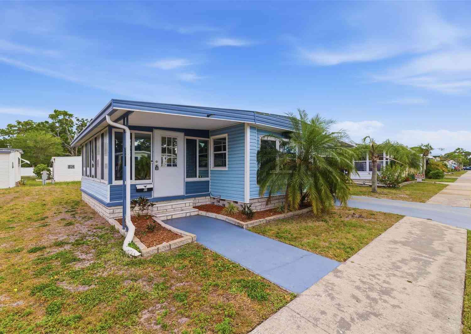 Mobile Home For Sale - 6100 62nd Avenue #38<br/> PINELLAS PARK, FL 33781
