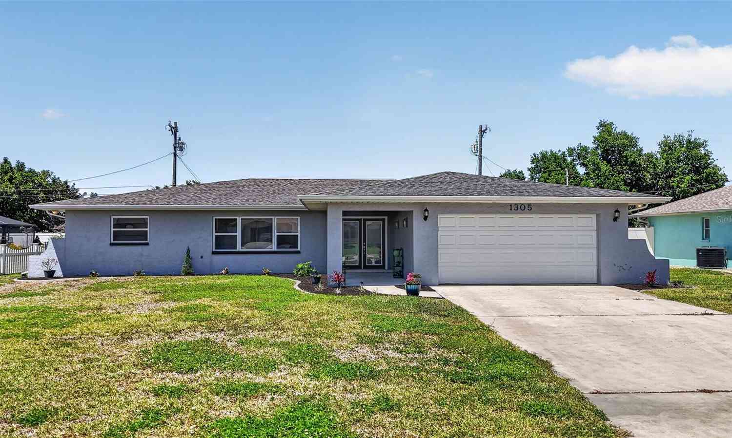 Homes For Sale - 1305 SE 37th Terrace<br/> CAPE CORAL, FL 33904