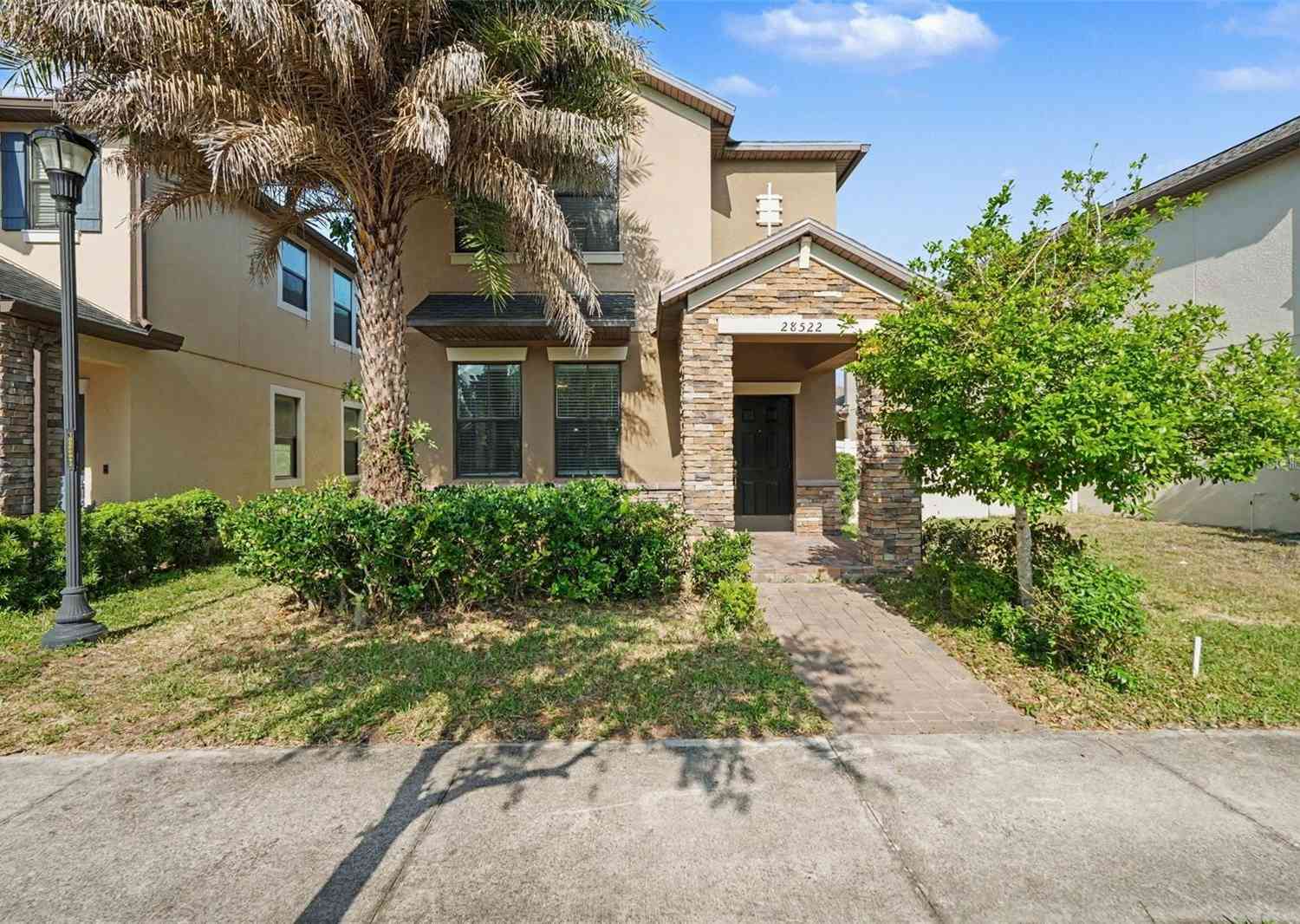 Homes For Sale - 28522 E Pleasant Bay Loop<br/> Wesley Chapel, FL 33543