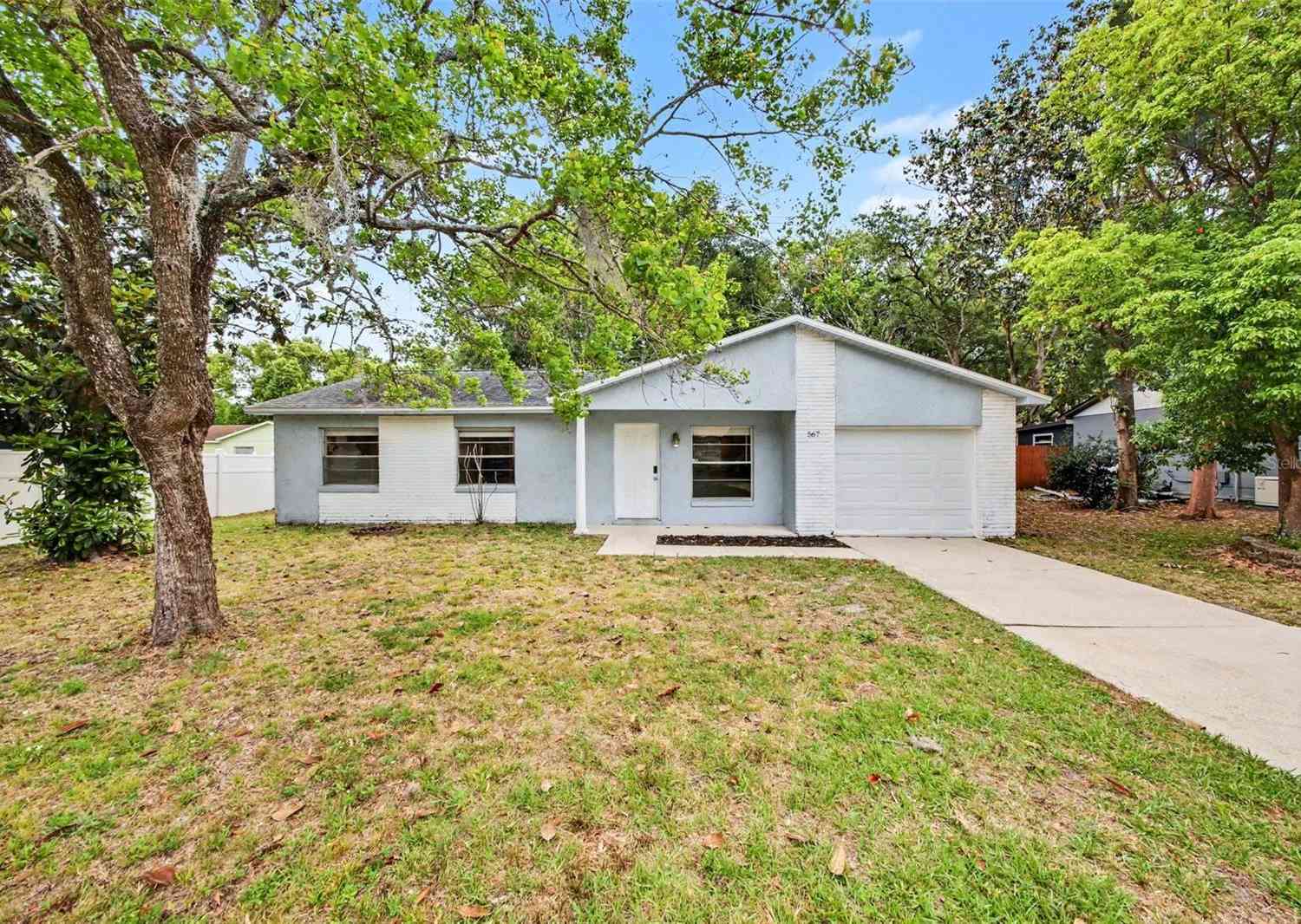 Homes For Sale - 567 Moonraker Court<br/> APOPKA, FL 32712