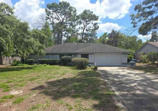 Homes For Sale - 8056 Chaucer Drive<br/> WEEKI WACHEE, FL 34607