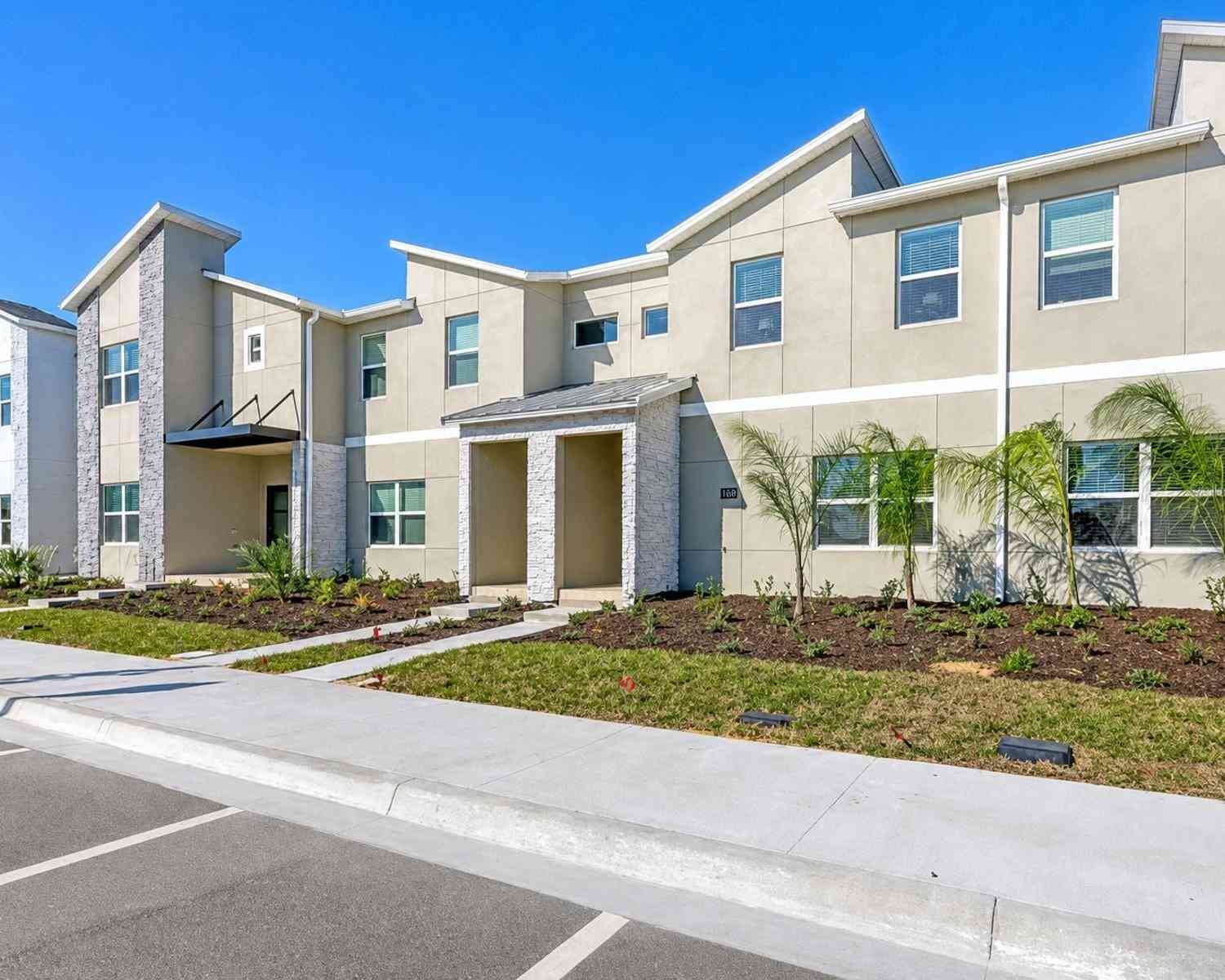 Townhouse For Sale - 1136 Kingsbarn Street<br/> DAVENPORT, FL 33896