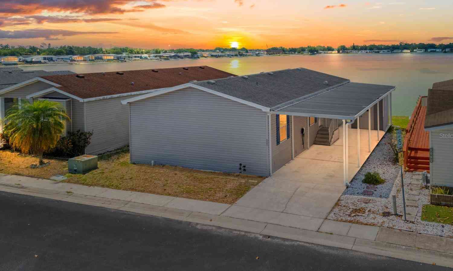 Mobile Home For Sale - 8536 Fantasia Park Way<br/> RIVERVIEW, FL 33578