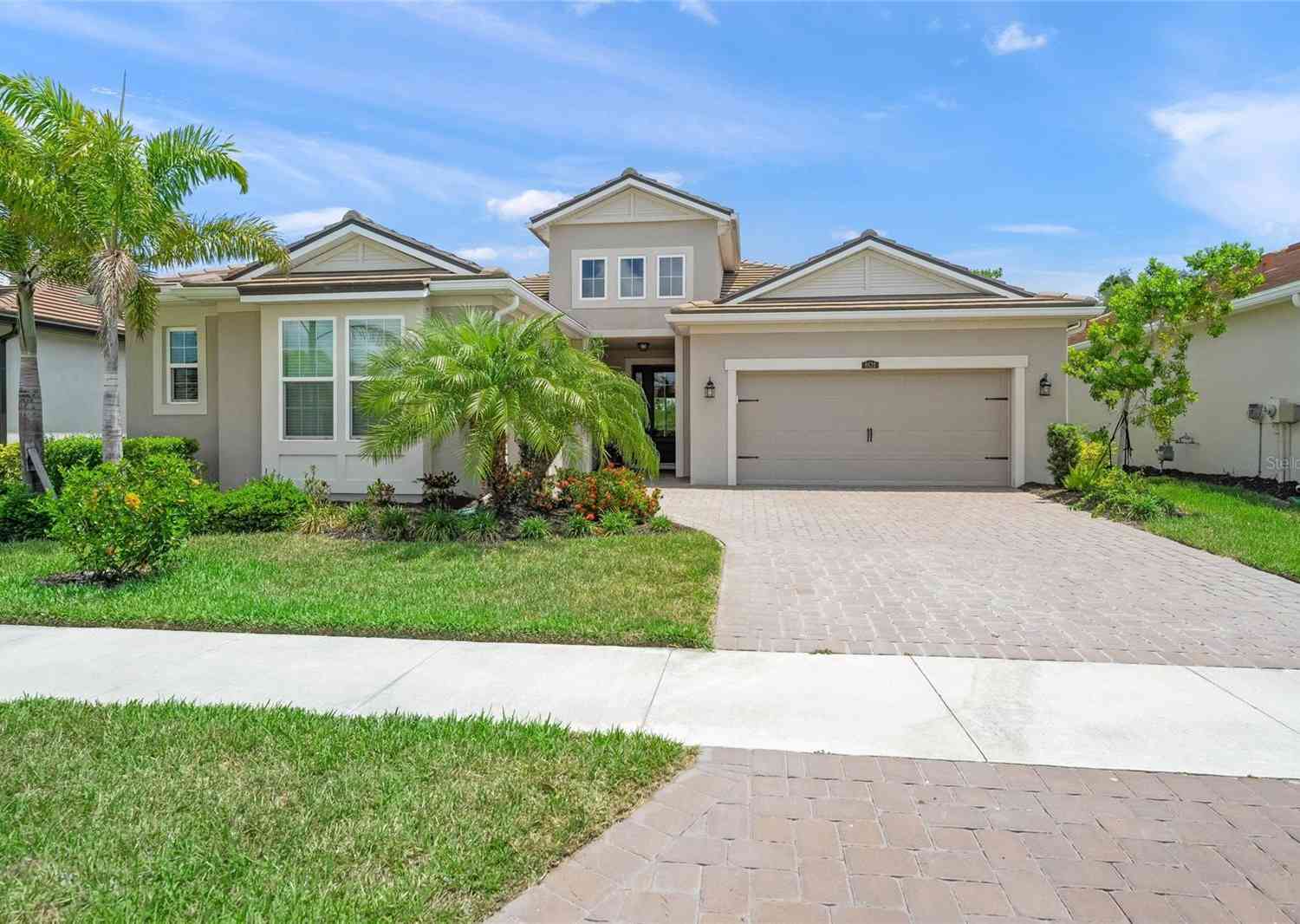 Homes For Sale - 8620 Sundance Loop<br/> SARASOTA, FL 34238