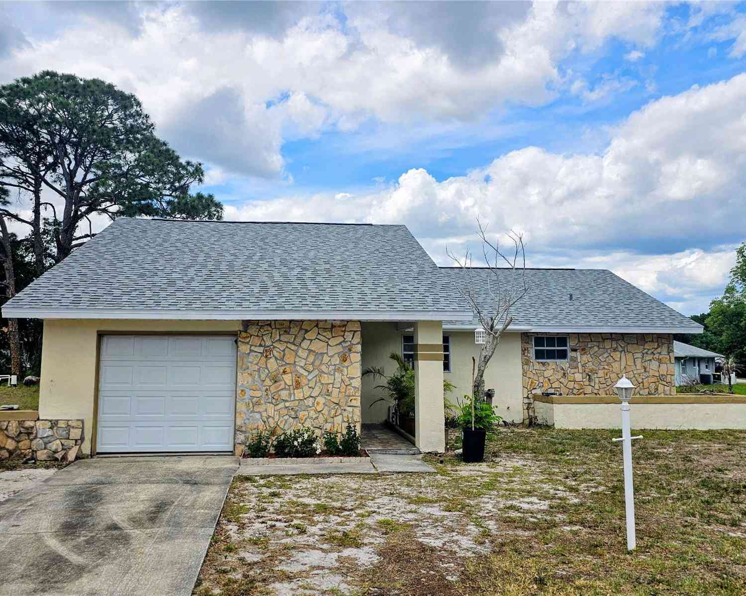 Homes For Sale - 4008 Bianca Street<br/> SEBRING, FL 33872