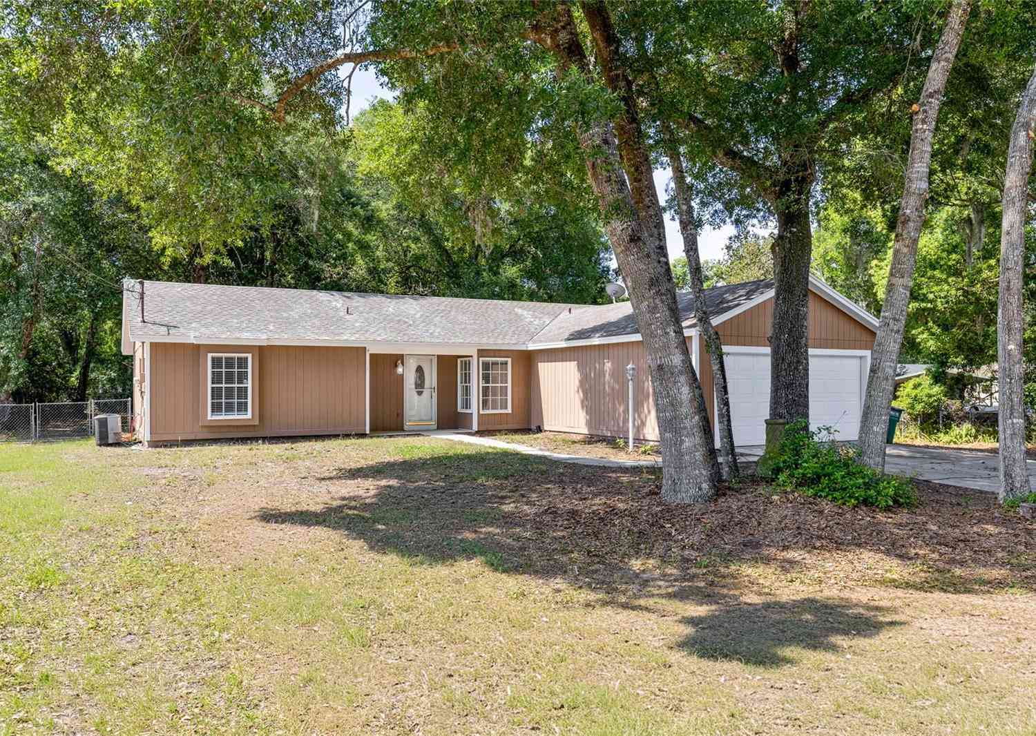 Homes For Sale - 45 Lake Drive<br/> DEBARY, FL 32713