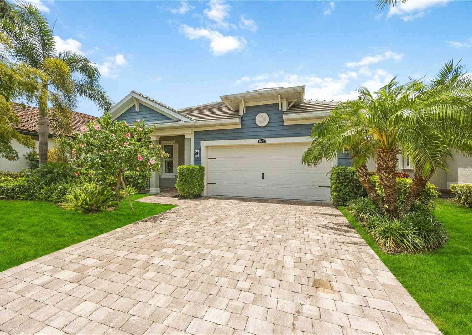 Homes For Sale - 11516 Renaissance Boulevard<br/> VENICE, FL 34293