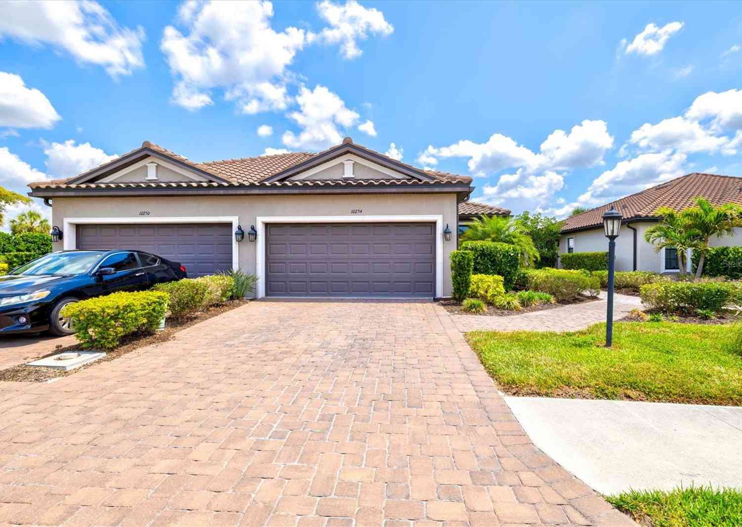Villa For Sale - 10254 Morning Mist Lane<br/> SARASOTA, FL 34241