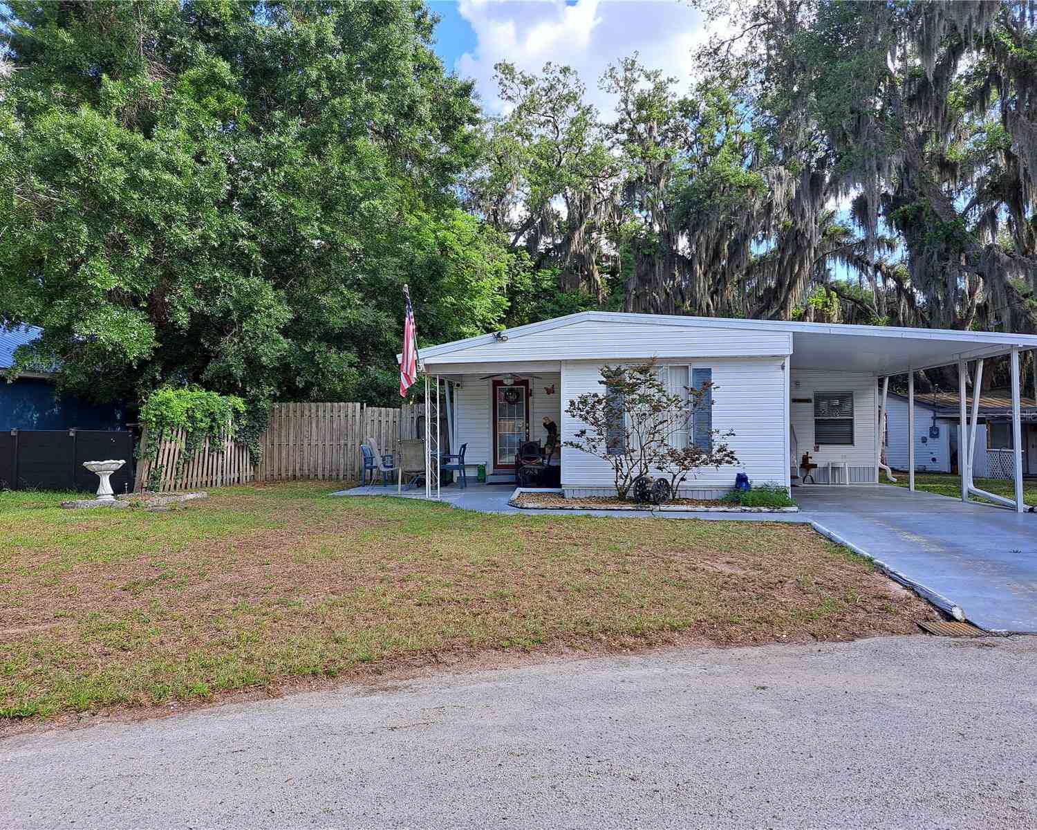Mobile Home For Sale - 119 Daisy Avenue<br/> AUBURNDALE, FL 33823
