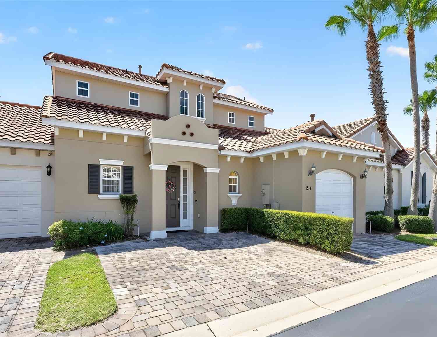 Townhouse For Sale - 211 Brunello Drive<br/> DAVENPORT, FL 33897