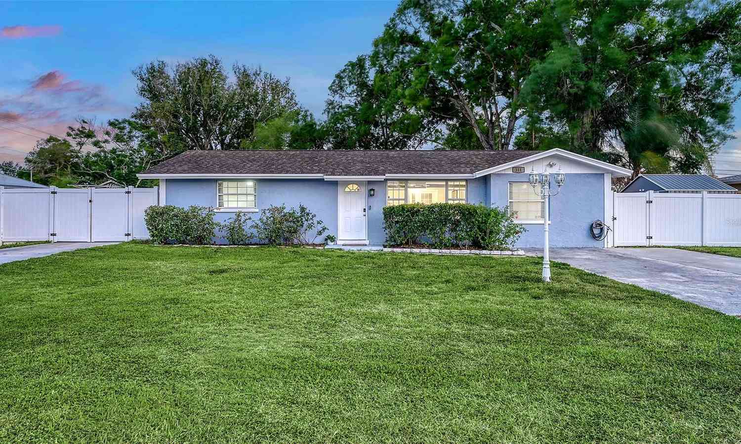 Homes For Sale - 311 44th Street Court<br/> PALMETTO, FL 34221