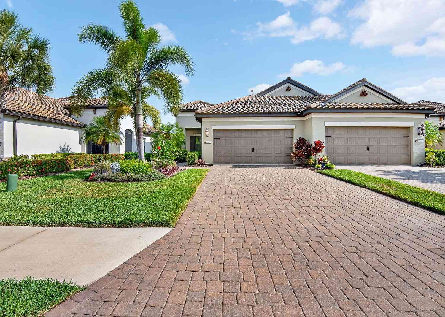 Villa For Sale - 4417 Amalfi Avenue<br/> SARASOTA, FL 34243