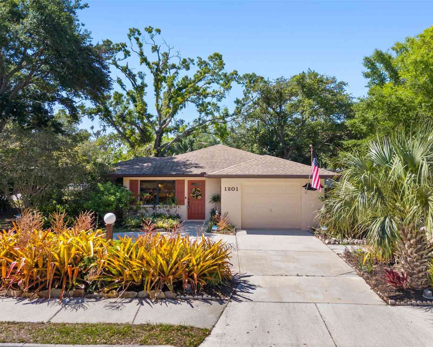 Homes For Sale - 1201 6th Street<br/> PALMETTO, FL 34221