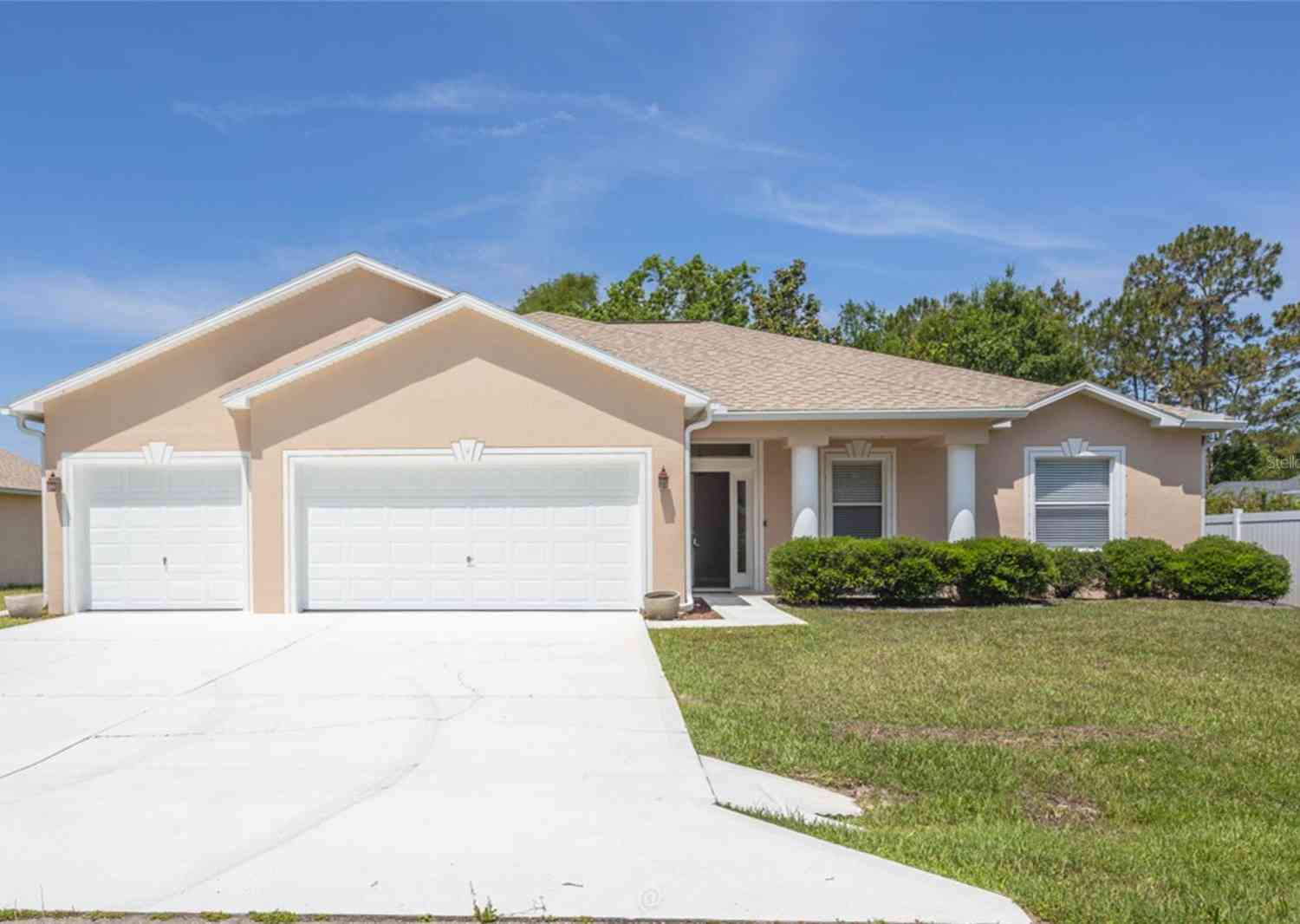 Homes For Sale - 4 White Hurst Lane<br/> PALM COAST, FL 32164