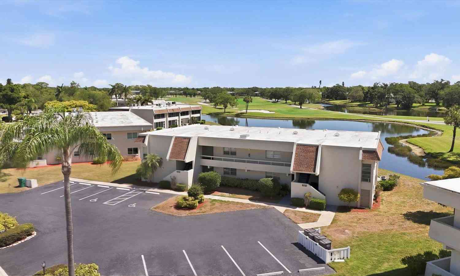 Condo For Sale - 7271 W Country Club Drive #122<br/> SARASOTA, FL 34243