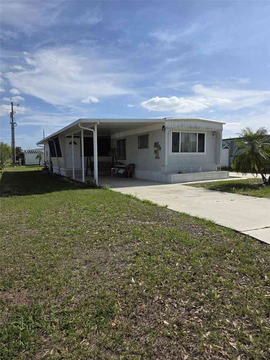 Mobile Home For Sale - 3217 Illinois Avenue<br/> SEBRING, FL 33870