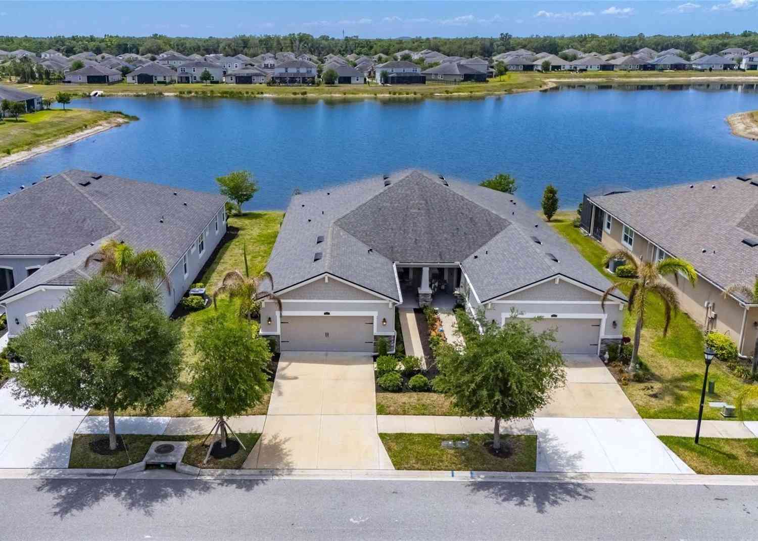 Villa For Sale - 11633 Cambium Crown Drive<br/> RIVERVIEW, FL 33569
