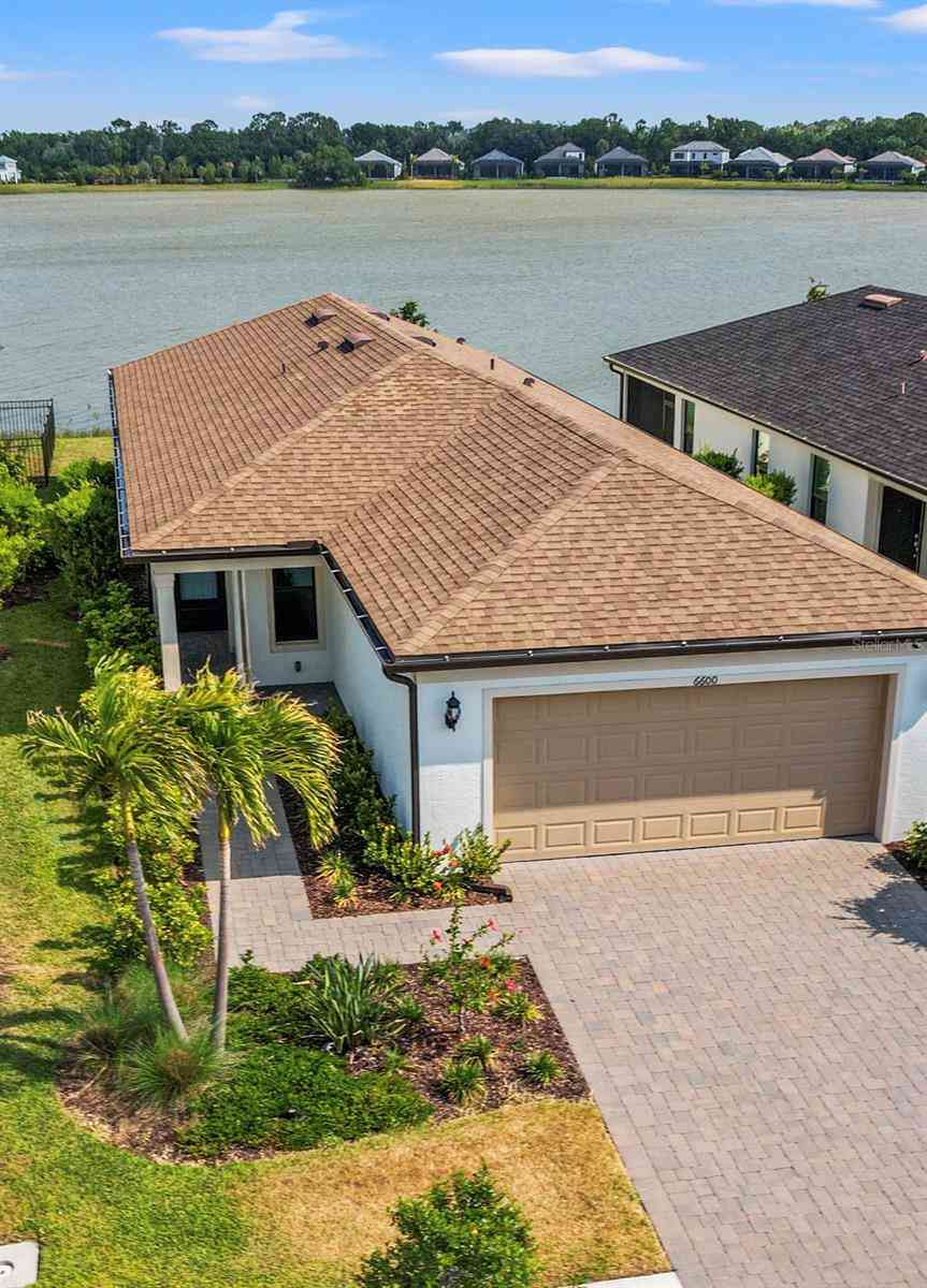 Homes For Sale - 6600 Silverstar Drive<br/> SARASOTA, FL 34240