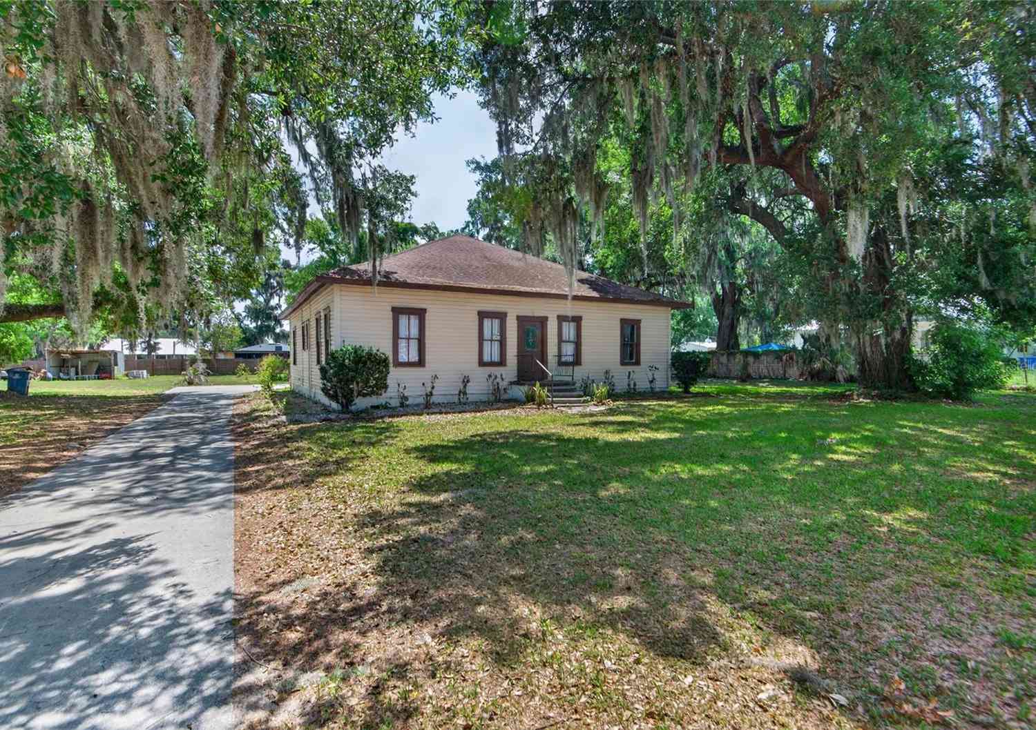 Homes For Sale - 200 N Orange Avenue<br/> FORT MEADE, FL 33841