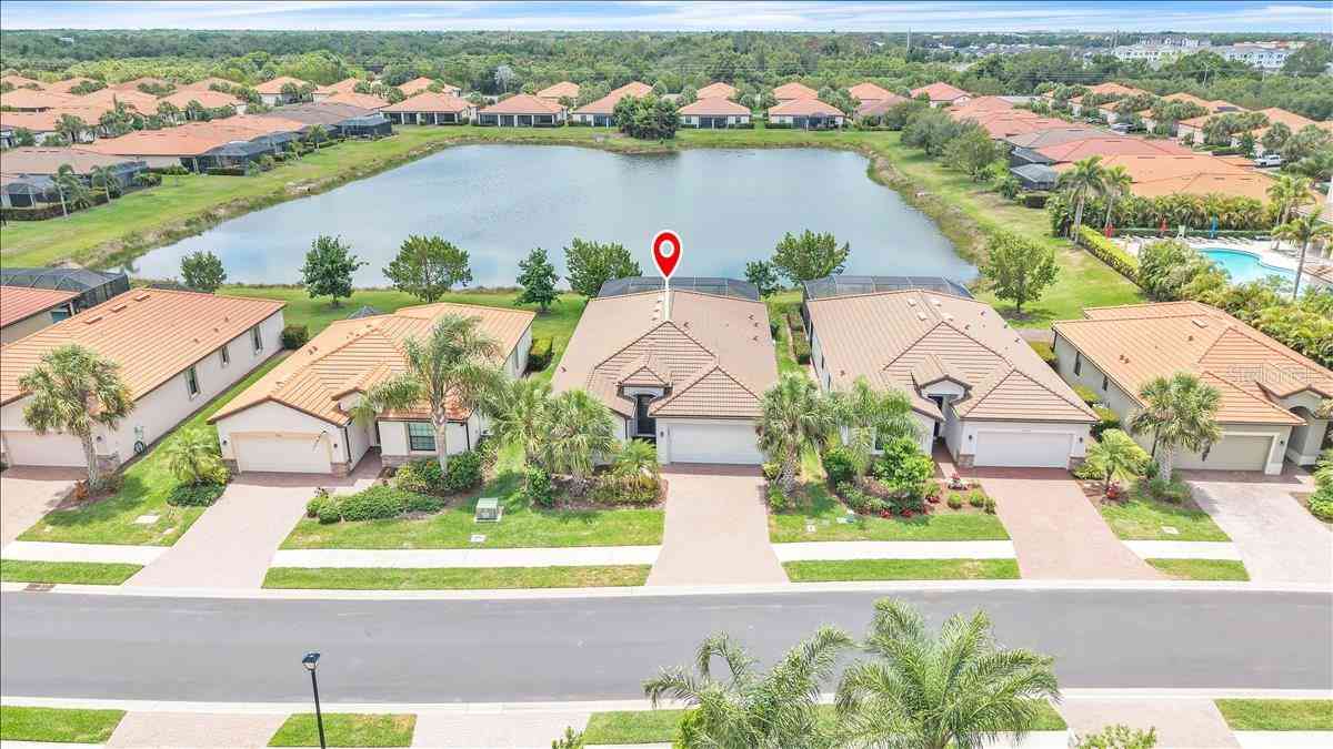 Homes For Sale - 9829 Hilltop Drive<br/> VENICE, FL 34292