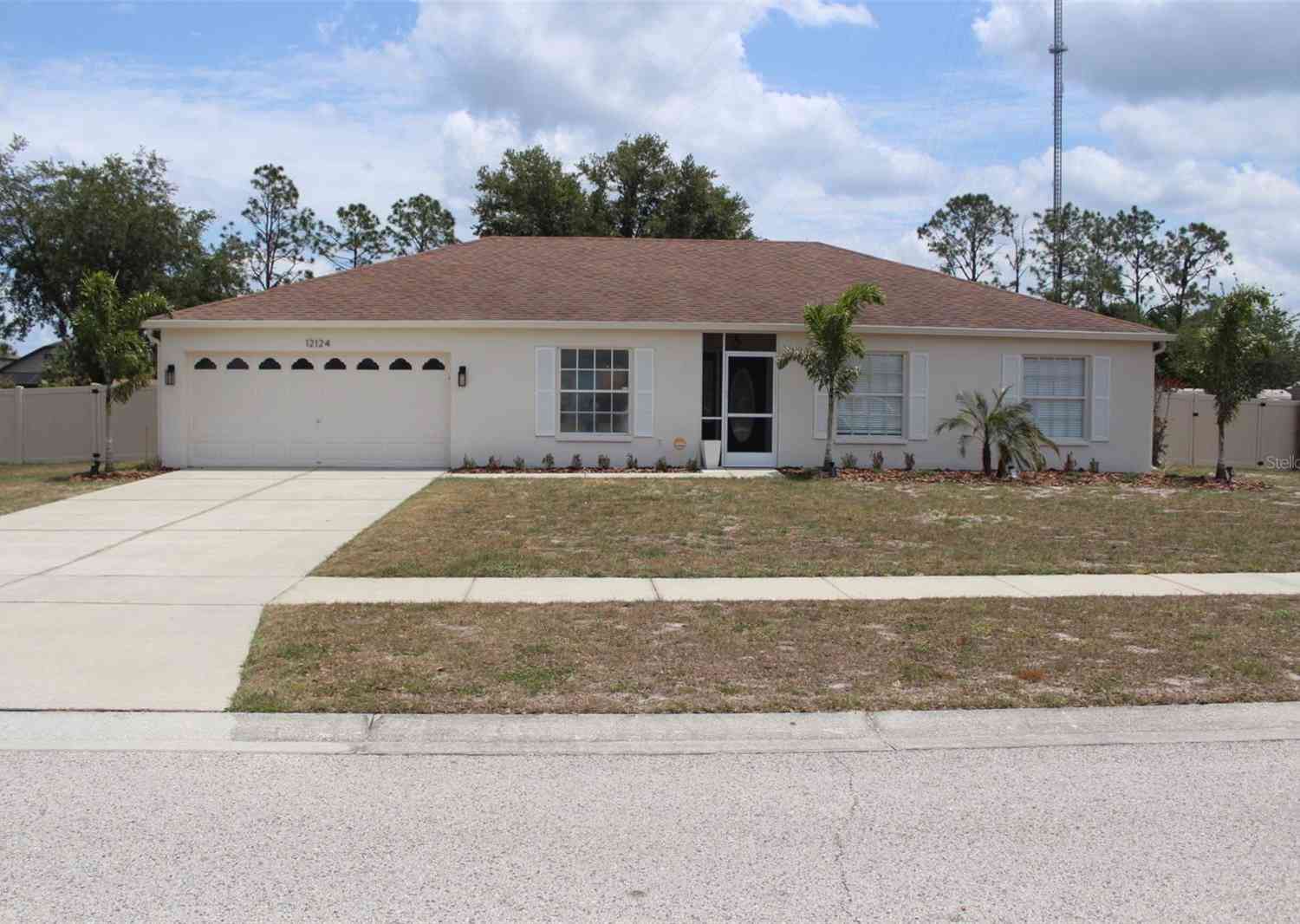 Homes For Sale - 12124 Colonial Estates Lane<br/> RIVERVIEW, FL 33579