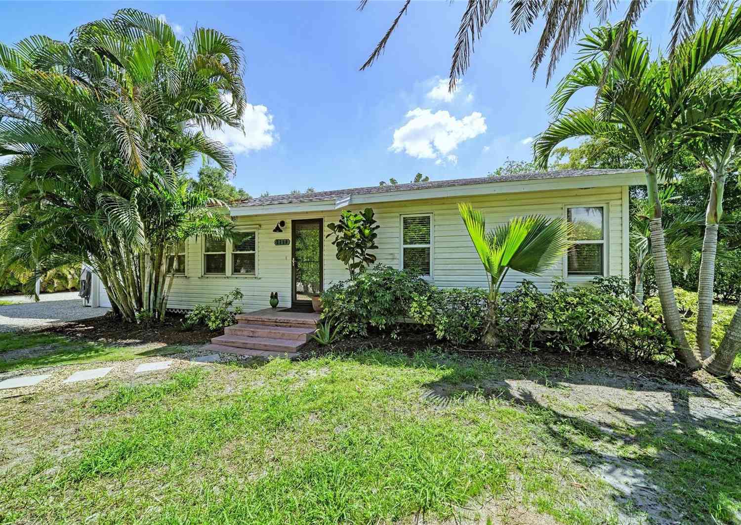 Homes For Sale - 3710 Rilma Avenue<br/> SARASOTA, FL 34234
