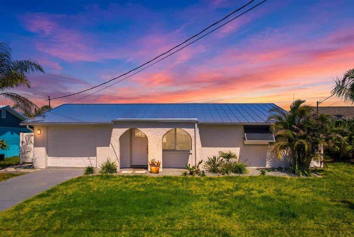 Homes For Sale - 13902 Barnard Avenue<br/> HUDSON, FL 34667