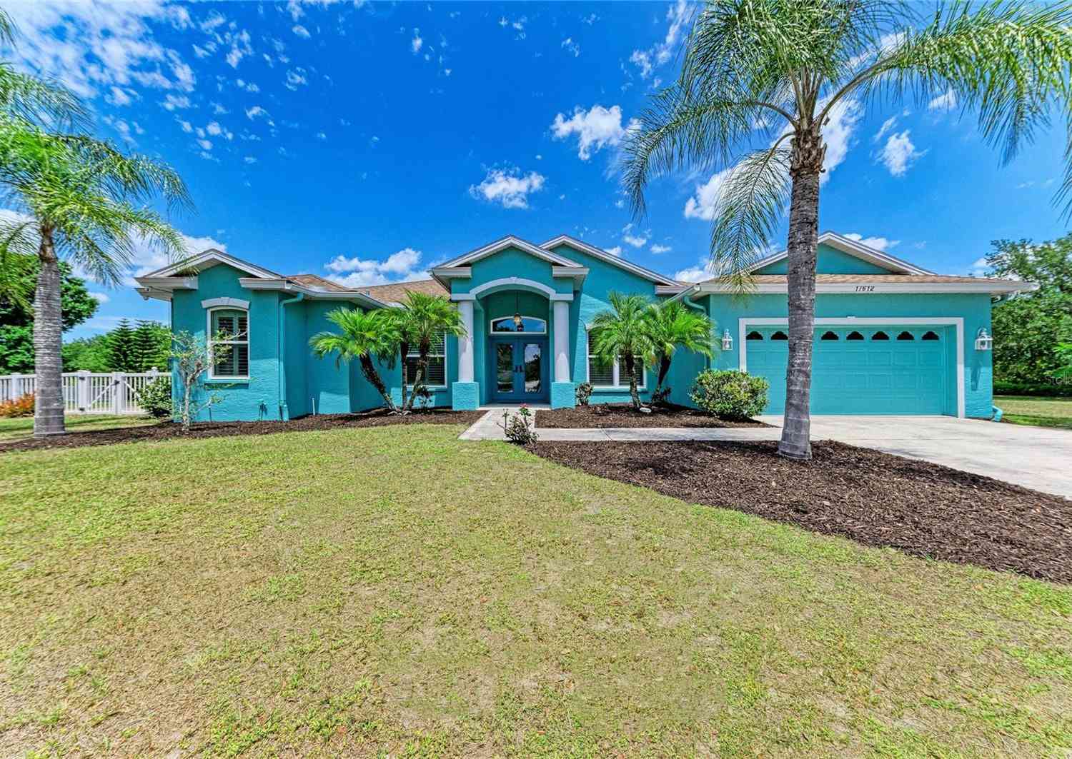 Homes For Sale - 17612 White Fox Drive<br/> PARRISH, FL 34219