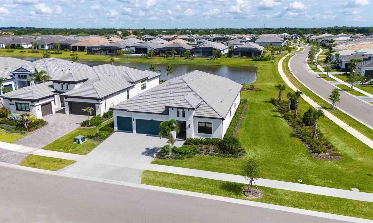 Homes For Sale - 4709 Cedron Court<br/> SARASOTA, FL 34240