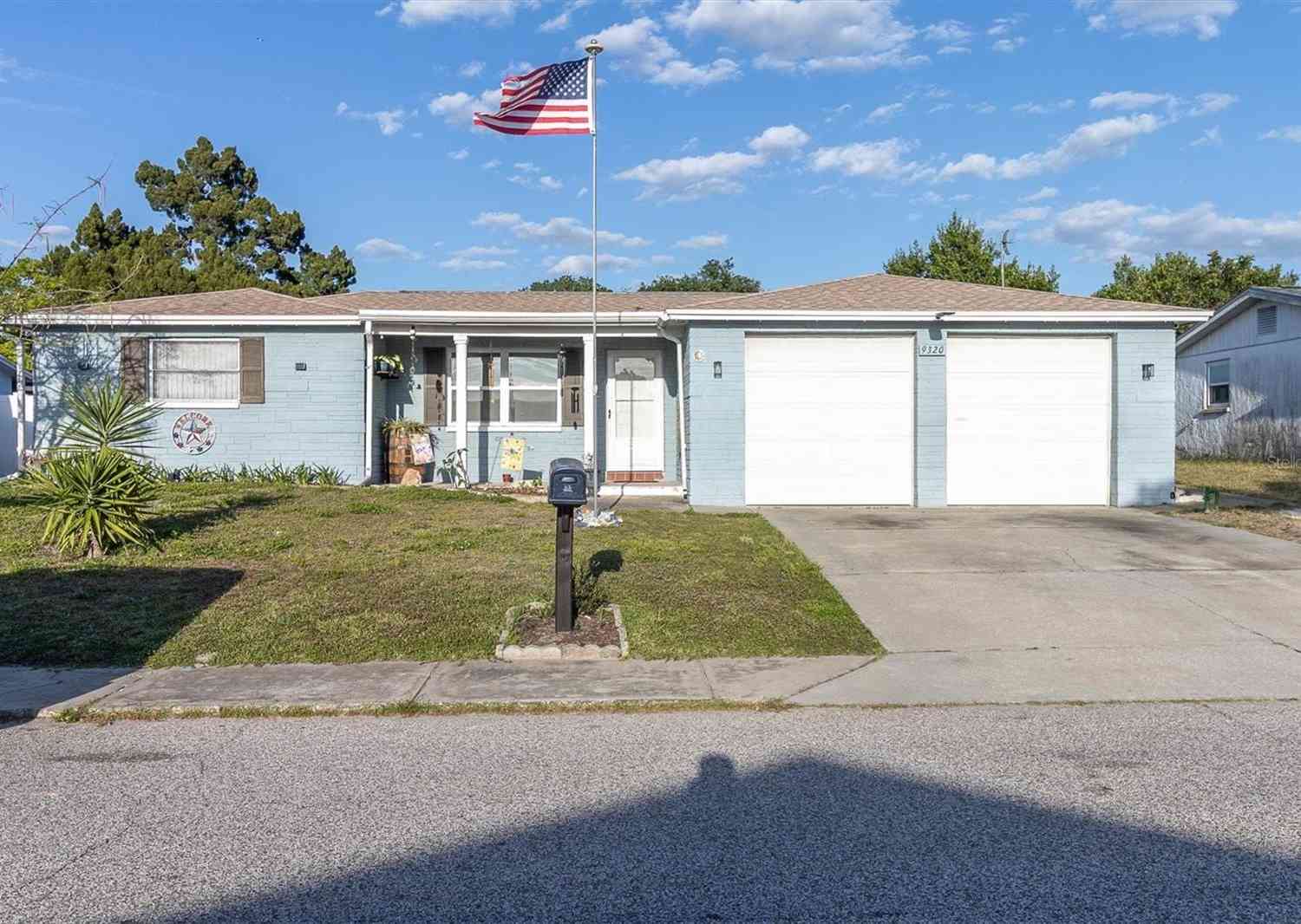Homes For Sale - 9320 Lido Lane<br/> PORT RICHEY, FL 34668