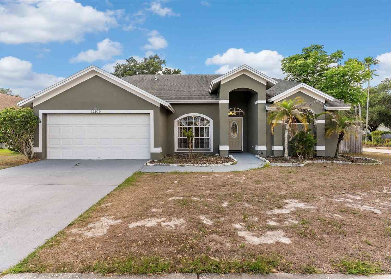 Homes For Sale - 12106 Shady Forest Drive<br/> RIVERVIEW, FL 33569