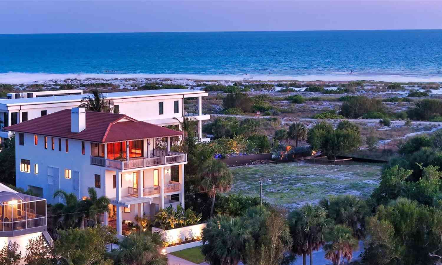Homes For Sale - 156 Emerson Drive<br/> SARASOTA, FL 34236