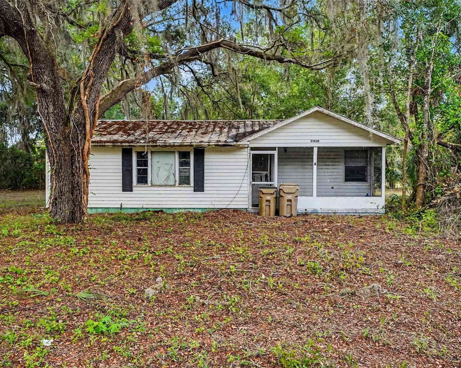 Homes For Sale - 25628 Fishermans Road<br/> PAISLEY, FL 32767