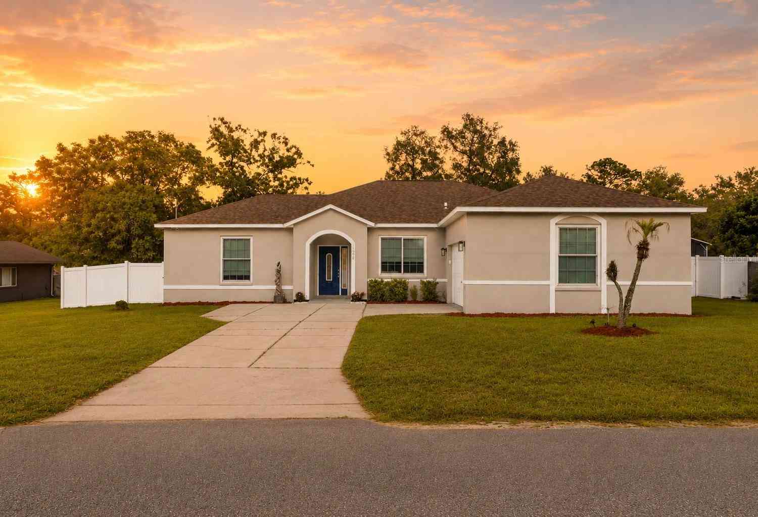 Homes For Sale - 11070 Labrador Duck Road<br/> WEEKI WACHEE, FL 34614