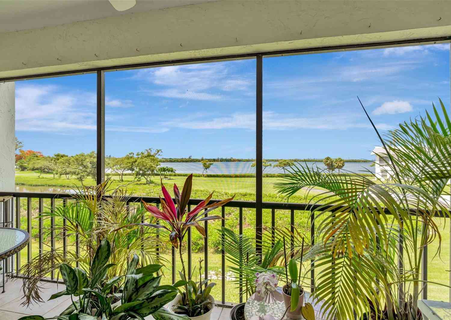 Condo For Sale - 4835 Independence Drive<br/> BRADENTON, FL 34210