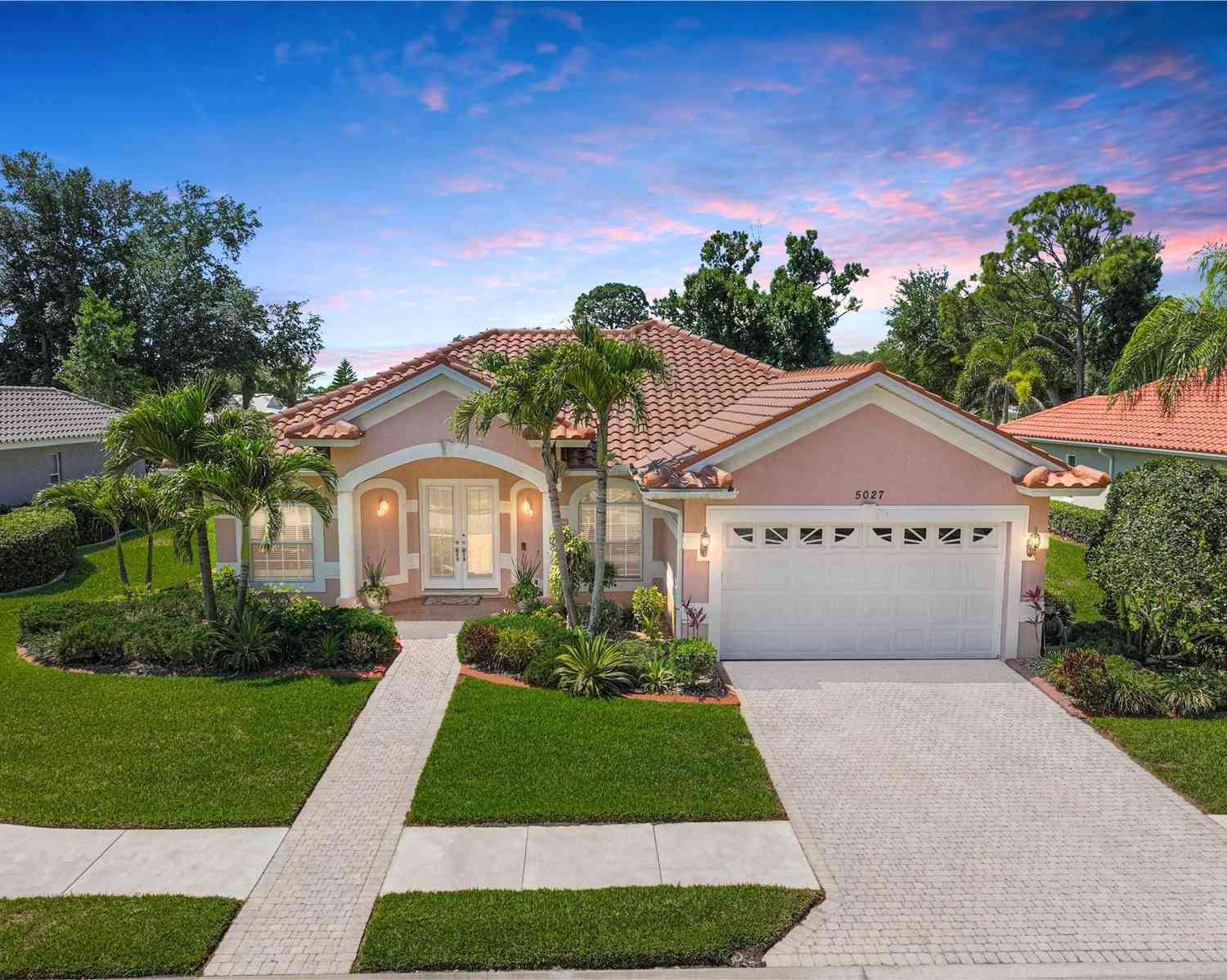 Homes For Sale - 5027 Bella Terra Drive<br/> VENICE, FL 34293