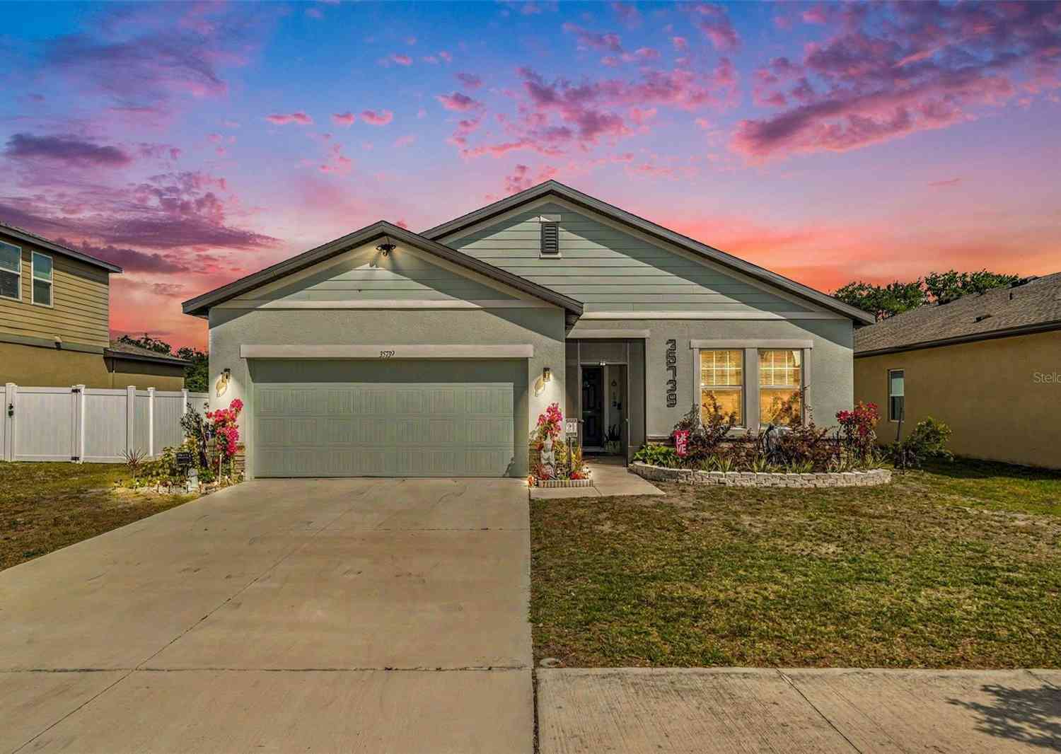 Homes For Sale - 35739 Buttonweed Trail<br/> ZEPHYRHILLS, FL 33541