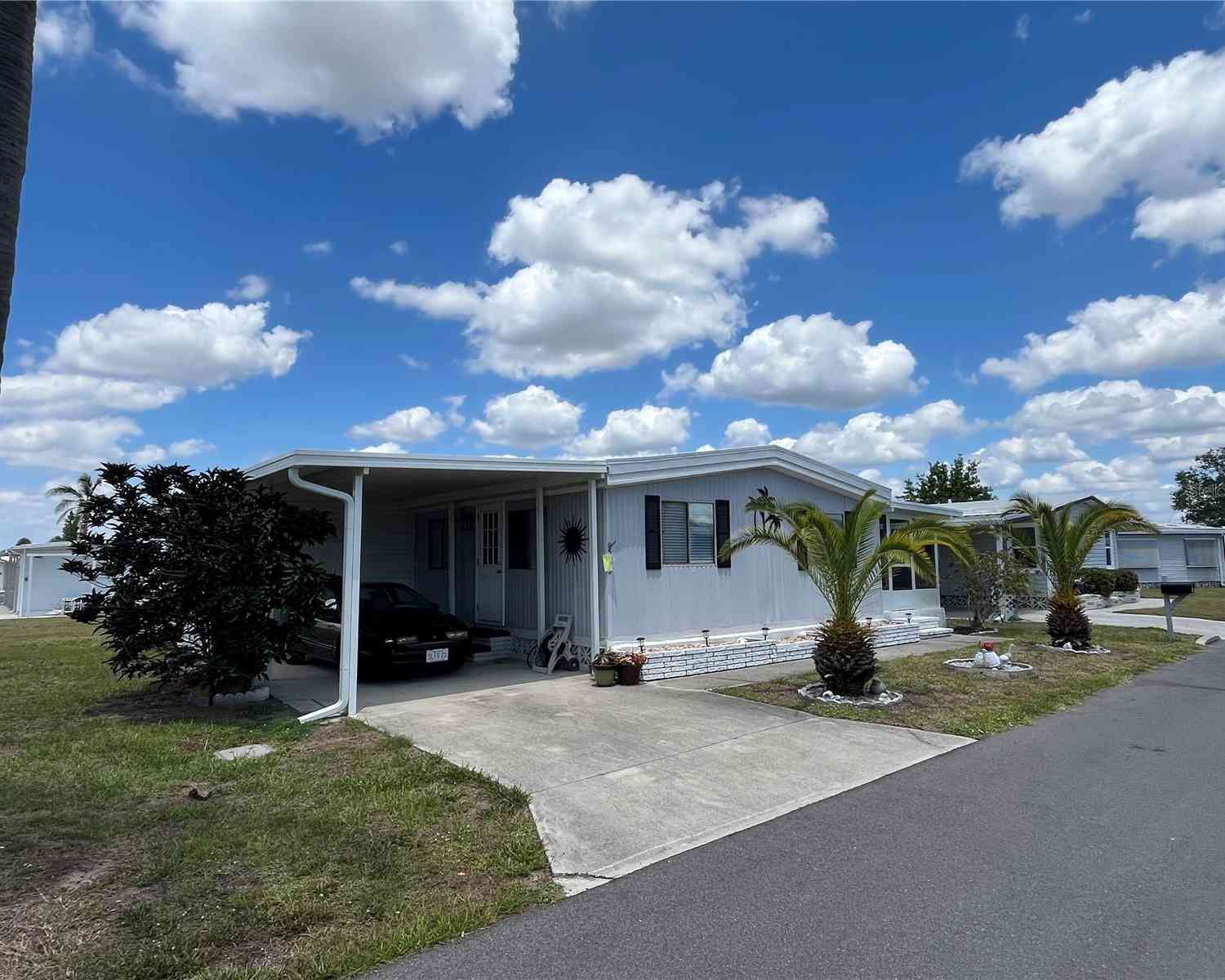 Mobile Home For Sale - 533 Cervina Drive<br/> VENICE, FL 34285