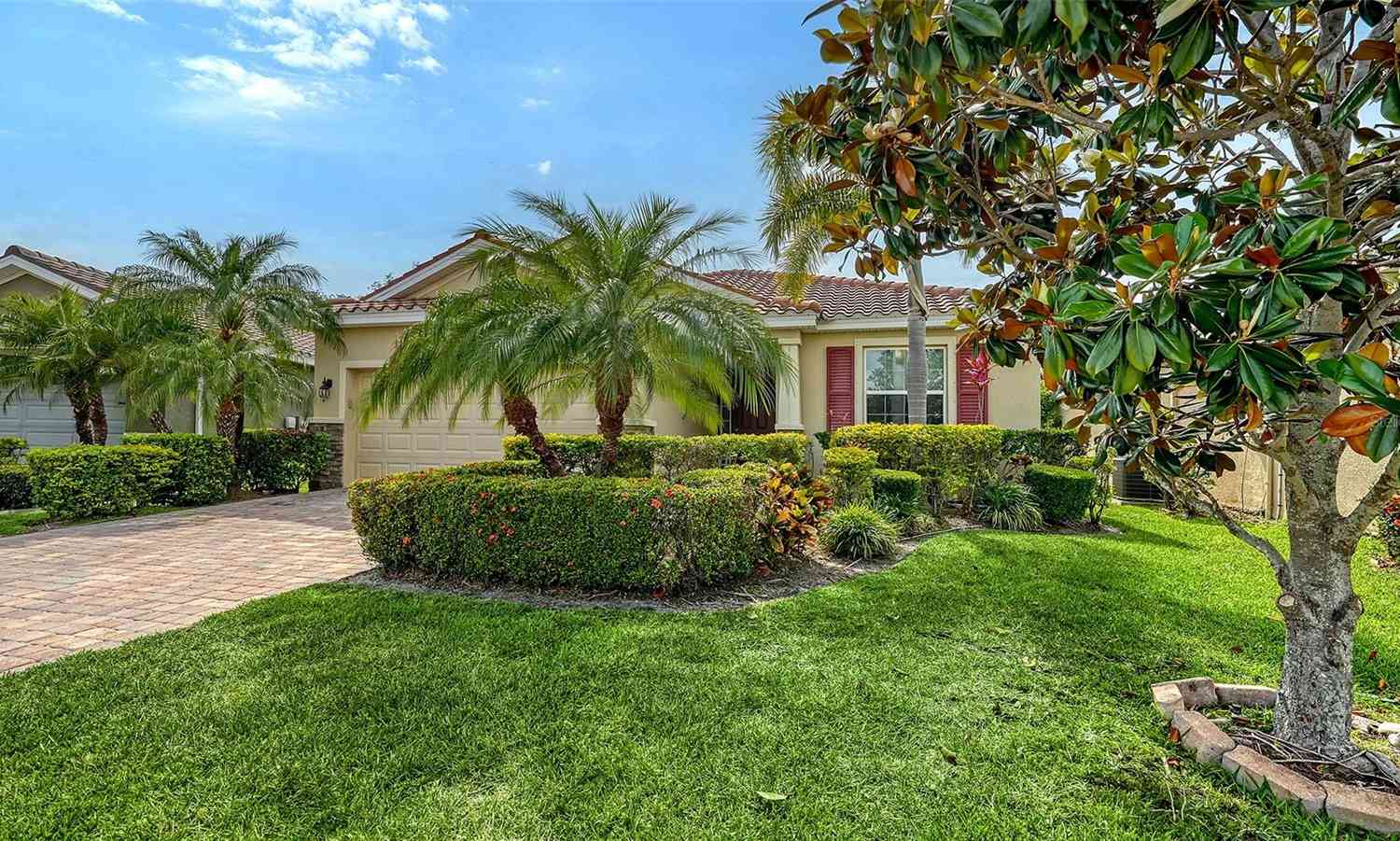 Homes For Sale - 2858 Oriole Drive<br/> SARASOTA, FL 34243