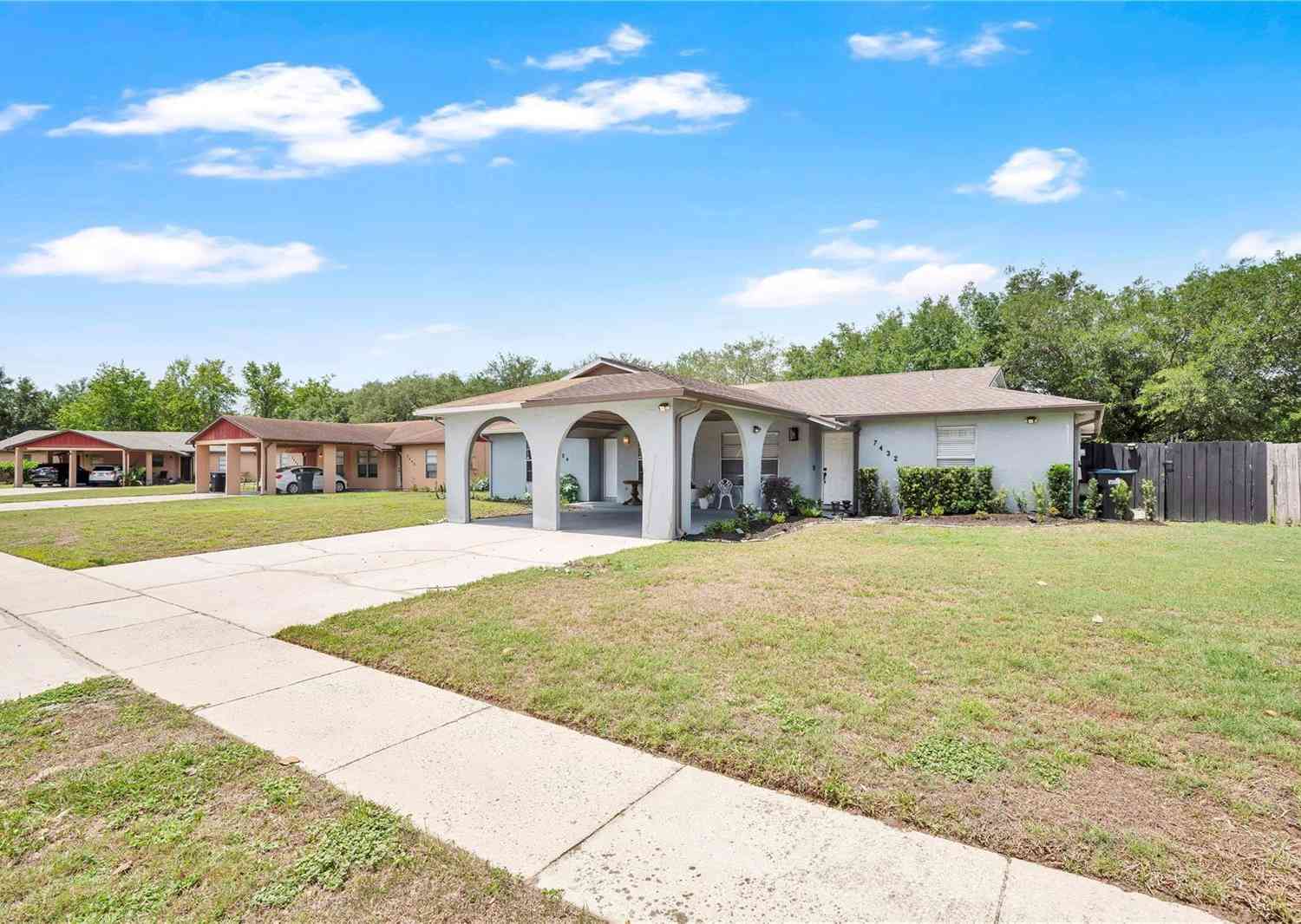 Homes For Sale - 7432 Golden Glenn Court<br/> ORLANDO, FL 32807