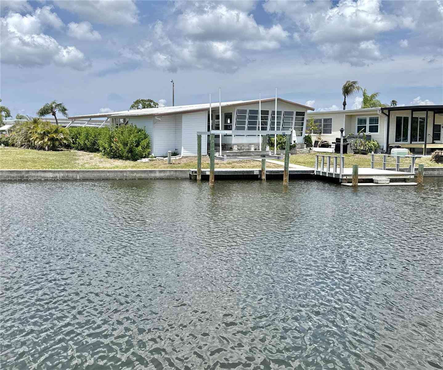 Mobile Home For Sale - 6806 Mount Quincy Drive #361<br/> Saint Petersburg, FL 33702
