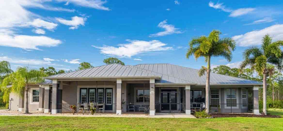 Homes For Sale - 9150 Deer Court<br/> VENICE, FL 34293