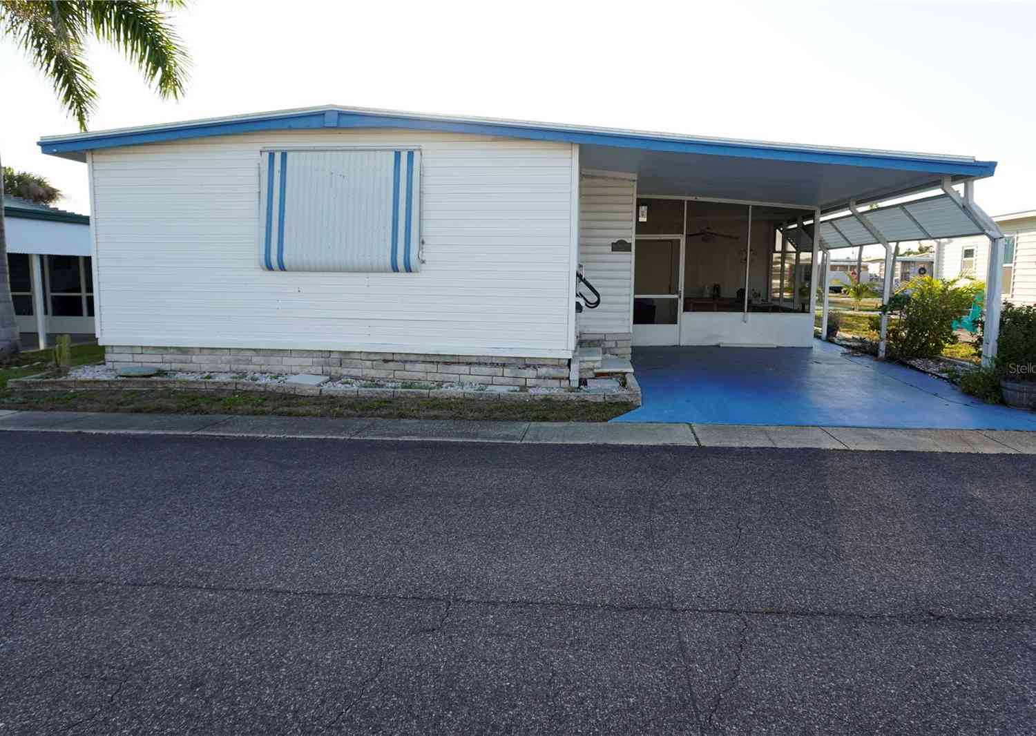 Mobile Home For Sale - 82125 B Street #125<br/> PINELLAS PARK, FL 33781