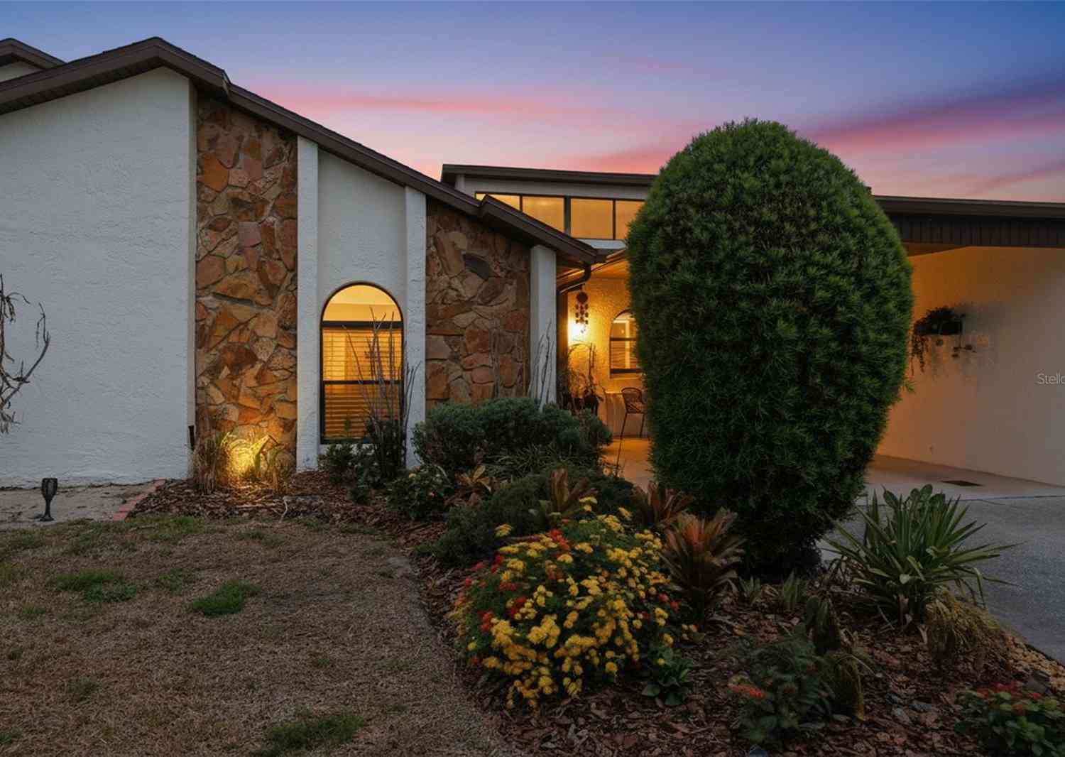 Villa For Sale - 9143 Lingrove Road<br/> WEEKI WACHEE, FL 34613